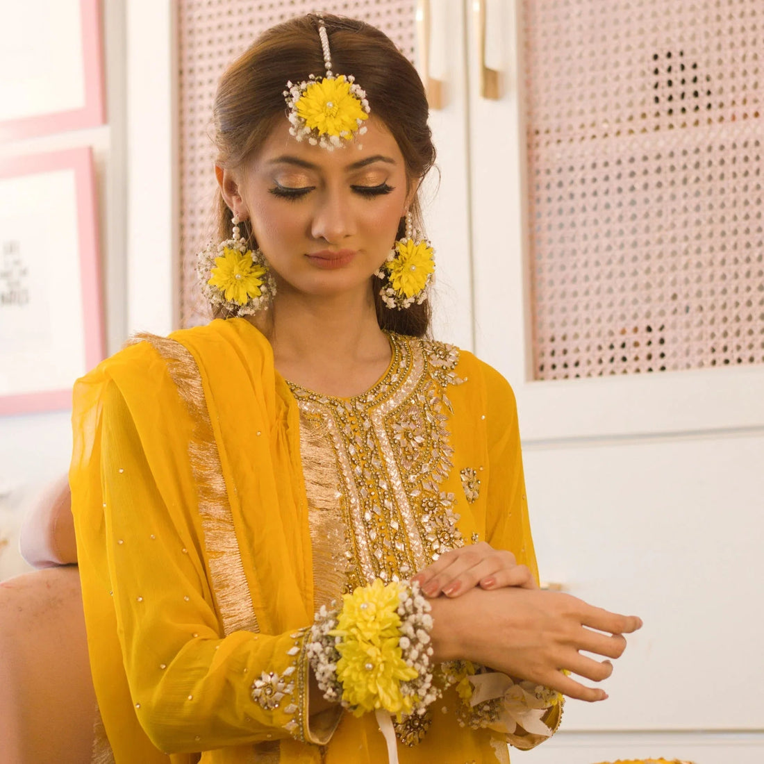 Real Flower Jewellery for Haldi, Mehndi, Bride and Baby Shower