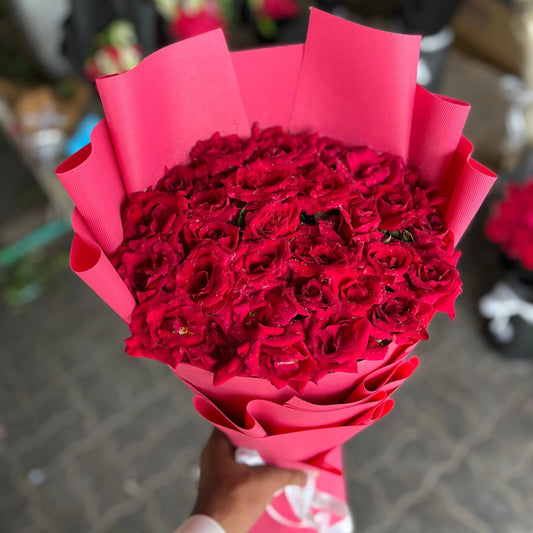 Buy Bold Blooms | Red Rose Bouquets | Same Day Flower Delivery Lahore