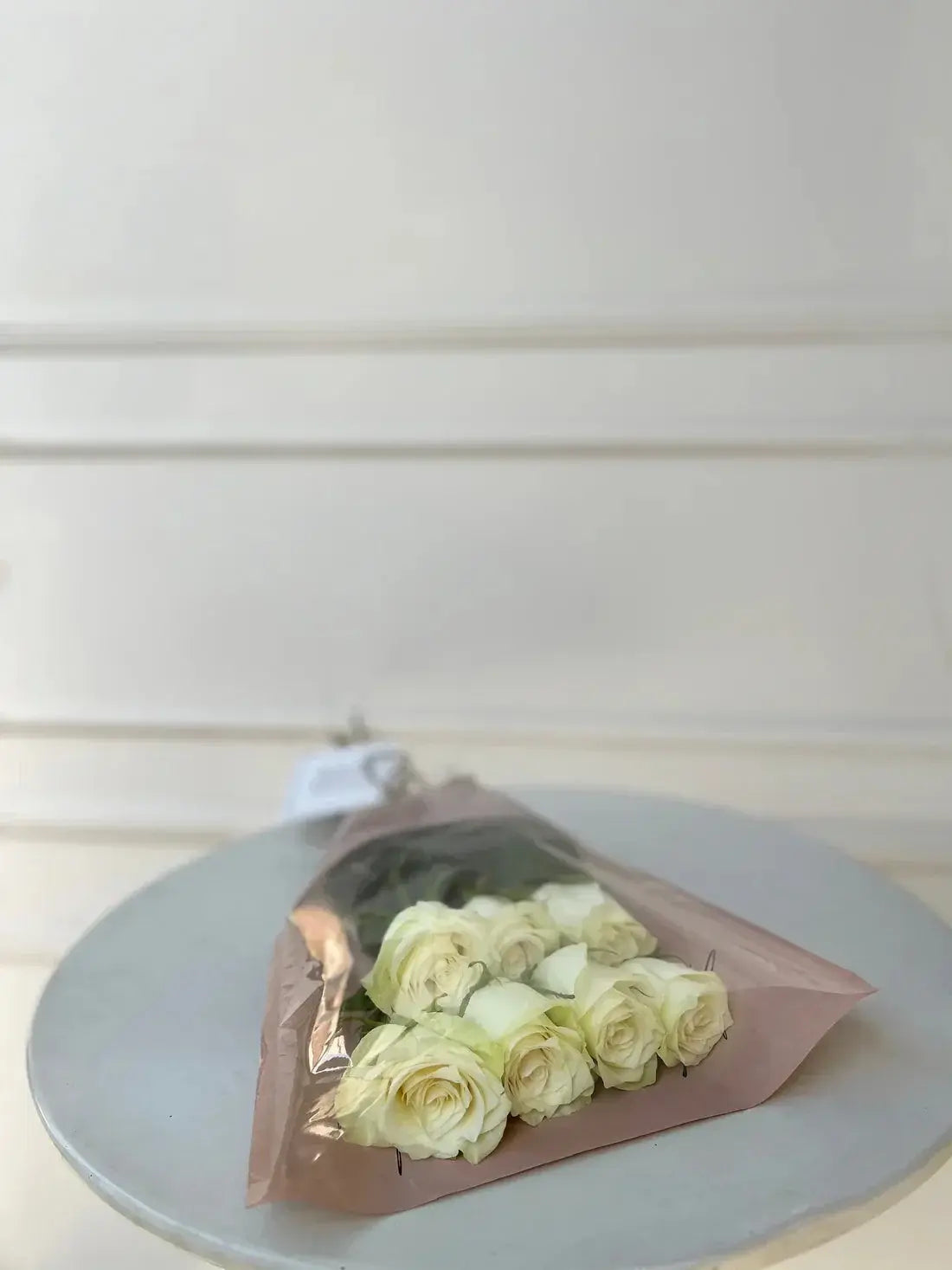 White rose hat box bouquet by Flower House Lahore